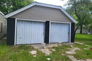 805 High St, Manistee, MI 49660 - Photo 4