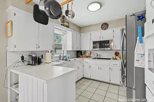 3421 Senora Ave SE, Grand Rapids, MI 49508 - Photo 8