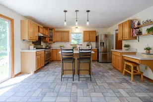 1042 Hunter Ridge, Battle Creek, MI 49017 - Photo 8