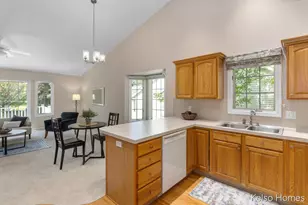 2009 Bryceway Ct NE, Grand Rapids, MI 49505 - Photo 10