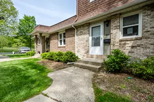 2514 Essex Ct, Saint Joseph, MI 49085 - Photo 2