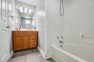 521 N Spruce St, Vicksburg, MI 49097 - Photo 20
