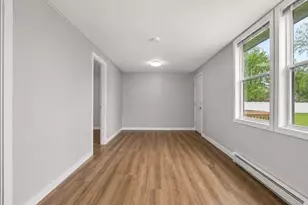 521 N Spruce St, Vicksburg, MI 49097 - Photo 6