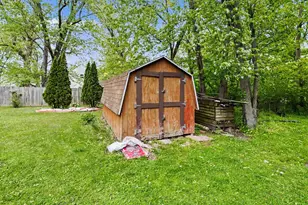 8223 Forest Beach Rd, Watervliet, MI 49098 - Photo 14