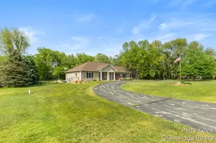 4454 Foxmoor Ct, Middleville, MI 49333 - Photo 2