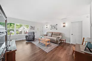 105 Trumble Ave, Jackson, MI 49203 - Photo 6