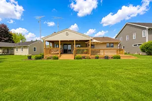 173 S Grand Pointe Dr, Brooklyn, MI 49230 - Photo 2