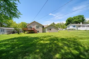 475 Greenbriar Pl, Jonesville, MI 49250 - Photo 6