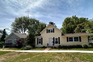 612 E Melendy St, Ludington, MI 49431 - Photo 2