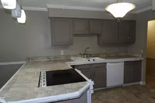 243 Devon Rd, Battle Creek, MI 49015 - Photo 4