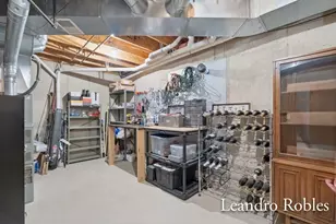 2027 Krislin Dr NE, Grand Rapids, MI 49505 - Photo 46