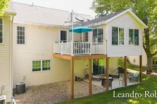 2027 Krislin Dr NE, Grand Rapids, MI 49505 - Photo 52