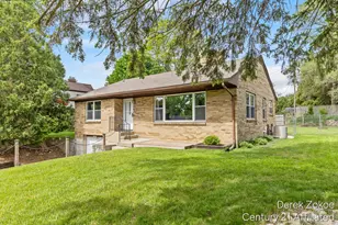 613 Shawmut Blvd NW, Grand Rapids, MI 49504 - Photo 4