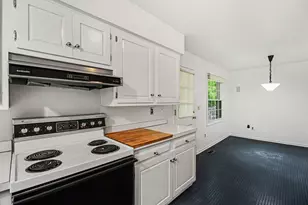7 Barbour Ln, Bloomfield Hills, MI 48304 - Photo 10