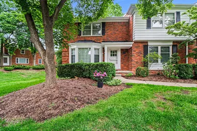 7 Barbour Lane #11, Bloomfield Hills, MI 48304 - Photo 2