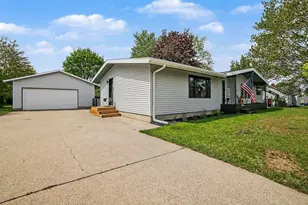 906 Mitchell St, Ludington, MI 49431 - Photo 4