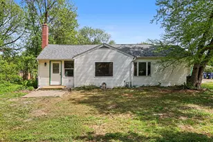 534 Woodside Dr, Battle Creek, MI 49037 - Photo 2