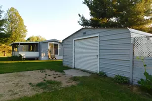 10485 Bagley Ave, Grant, MI 49327 - Photo 16