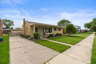 3233 Grange Rd, Trenton, MI 48183 - Photo 2