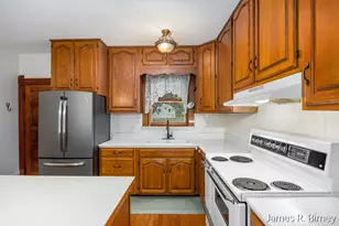 529 Avery St, Lowell, MI 49331 - Photo 16