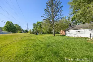 425 W Cherry St, Wayland, MI 49348 - Photo 14