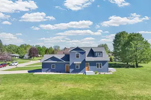100 Vine St, Cadillac, MI 49601 - Photo 8
