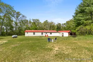 7838 E 80th St, Howard City, MI 49329 - Photo 24