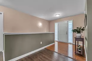 31185 Handsomer Dr, Flat Rock, MI 48134 - Photo 4