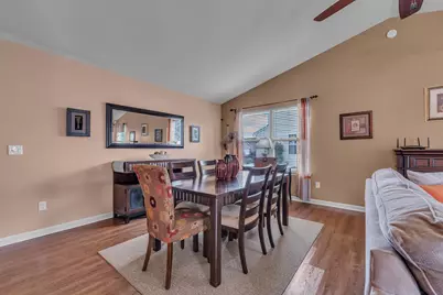 31185 Handsomer Drive, Flat Rock, MI 48134 - Photo 6