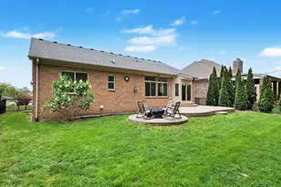 45654 Lookout Dr, Macomb, MI 48044 - Photo 4