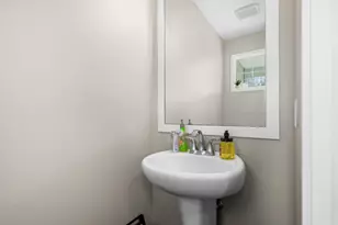 747 Butternut Dr, Holland, MI 49424 - Photo 10