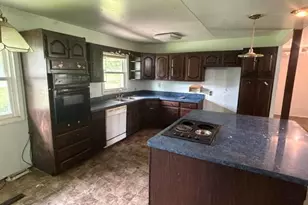 3250 Carlton Blvd, Jackson, MI 49203 - Photo 2