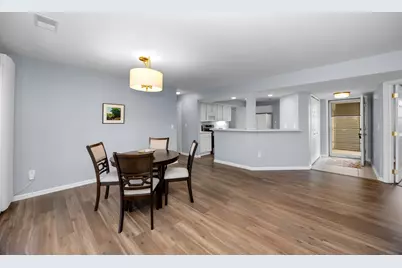 717 Fieldstone Circle W, Chelsea, MI 48118 - Photo 6