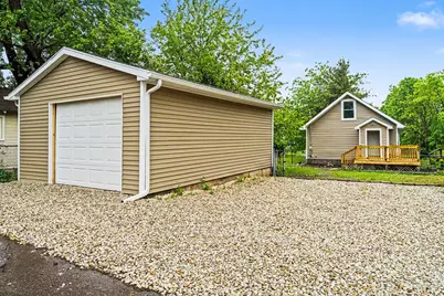 139 W Rittenhouse Avenue W, Battle Creek, MI 49037 - Photo 4