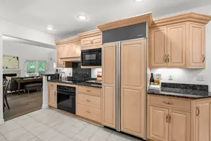 121 Pine Cove Cir, Kalamazoo, MI 49006 - Photo 8