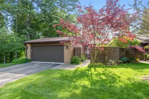 121 Pine Cove Cir, Kalamazoo, MI 49006 - Photo 1