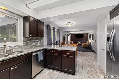 1649 Pembroke Street SE, Kentwood, MI 49508 - Photo 8