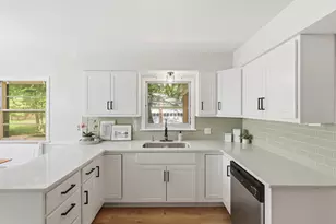 1905 Millbank St SE, Grand Rapids, MI 49508 - Photo 16