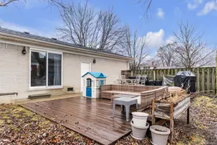 39011 Pinetree St, Livonia, MI 48150 - Photo 32