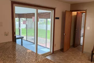 250 Lois Dr, Battle Creek, MI 49015 - Photo 8