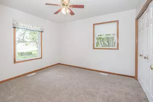 54163 Ridgeview Cir, Paw Paw, MI 49079 - Photo 16