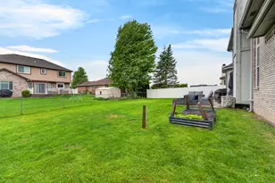 30098 Fairfield Dr, New Baltimore, MI 48051 - Photo 6