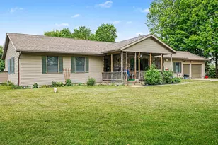 22180 Redfield St, Edwardsburg, MI 49112 - Photo 2