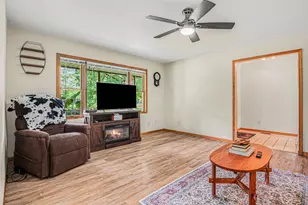 22180 Redfield St, Edwardsburg, MI 49112 - Photo 10