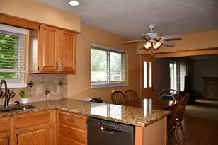 6404 Ardmore Ave, Jenison, MI 49428 - Photo 4