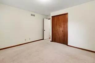 5851 Leisure S Dr SE, Grand Rapids, MI 49548 - Photo 12