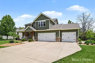 156 Hightower Dr NE, Rockford, MI 49341 - Photo 4