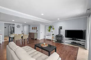 744 Peninsula Ct, Ann Arbor, MI 48105 - Photo 8