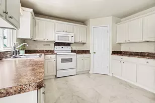 7878 Greene Farm Dr, Ypsilanti, MI 48197 - Photo 18