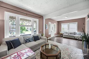 1321 Davis Ave NW, Grand Rapids, MI 49504 - Photo 2